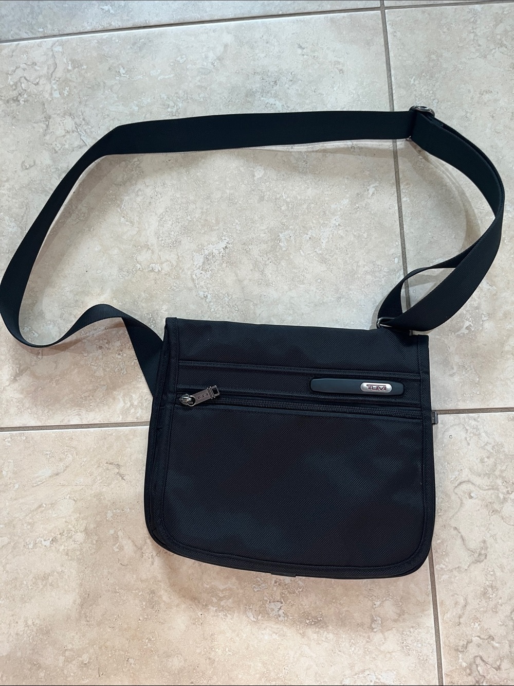 Tumi Black Nylon Crossbody Messenger/Travel Bag size 12x10 inches